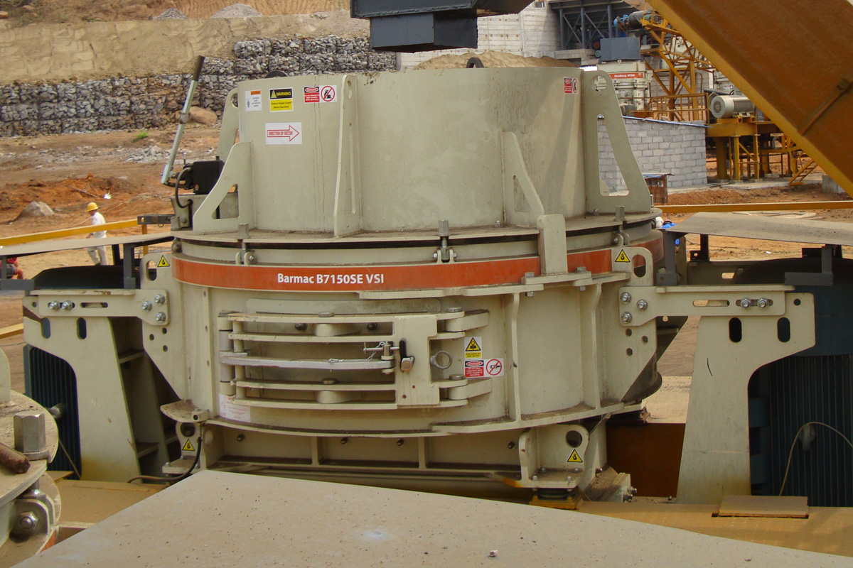 【技術(shù)解析】立式?jīng)_擊式破碎機(jī)的破碎原理與技術(shù)特點(diǎn)